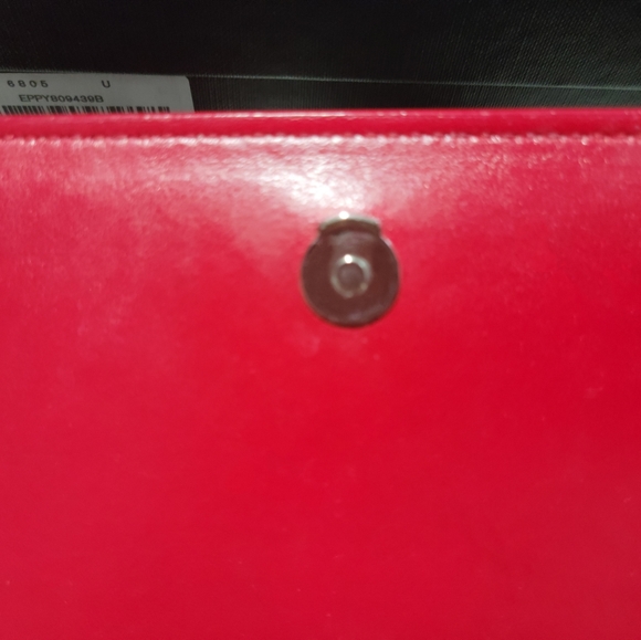 YSL SUNSET BAG CROCODILE EMBOSSED SHINY LEATHER- RED (NEW W/TAGS PACKAGING). - Picture 7 of 16